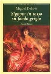 Signora in rosso su fondo grigio