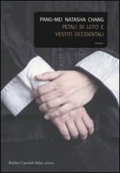 Petali di loto e vestiti occidentali